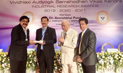 icar-director-dr-gopalakrishnan-receives-vasvik-industrial-research-award-english.jpeg
