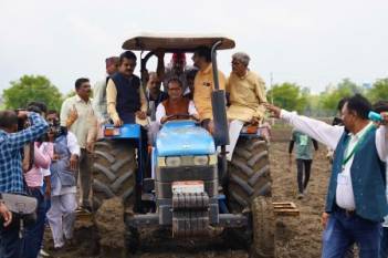 India’s food grain output rises 44% in 11 years: Chouhan indias-food-grain-output-rises-44-in-11-years-chouhan-english.jpeg