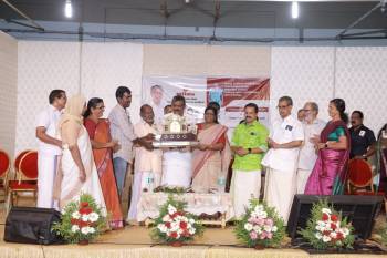 kerala-minister-chinchurani-gives-away-dairy-awards-english.jpeg