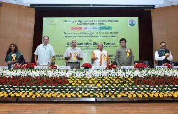 union-agriculture-minister-launches-integrated-hi-tech-online-portals-on-export-import-of-agricultural-commodities-pesticides-registration-english.jpeg